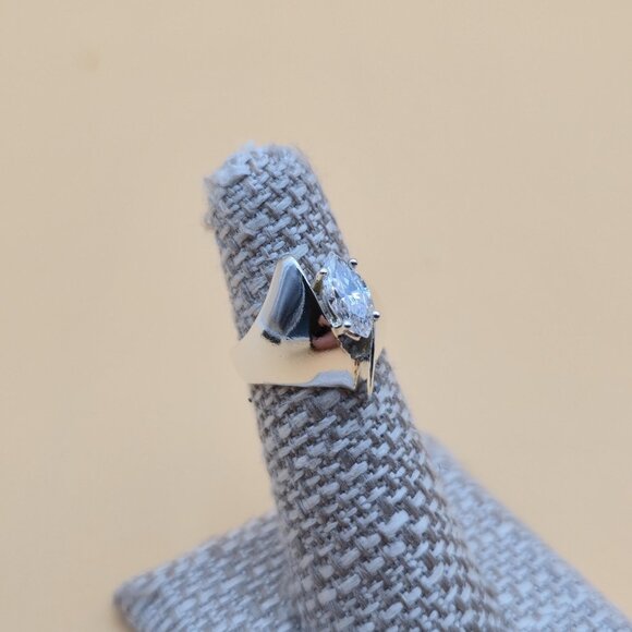 Size 5 Sterling Silver Abstract Marquise Cubic Zirconia Ring A4676 - Picture 3 of 9